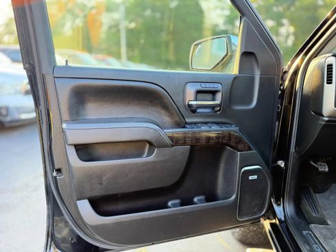 Used 2015 GMC Sierra 2500 Denali w/ Duramax Plus Package AWD/4WD image 27