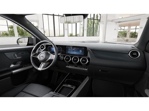 New 2026 Mercedes-Benz GLA 250 4MATIC image 6