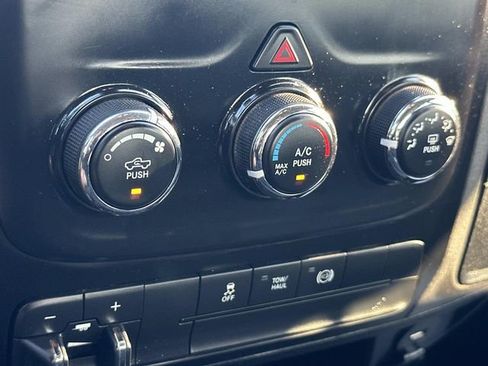 Used 2015 RAM 2500 Tradesman w/ Chrome Appearance Group image 19