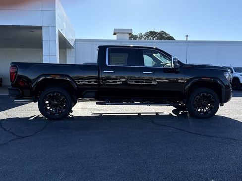 New 2026 GMC Sierra 2500 Denali w/ Denali Reserve Package AWD/4WD image 2