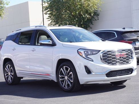 Used 2020 GMC Terrain Denali w/ Denali Premium Package image 4
