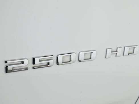 Used 2025 Chevrolet Silverado 2500 LT w/ Convenience Package image 5