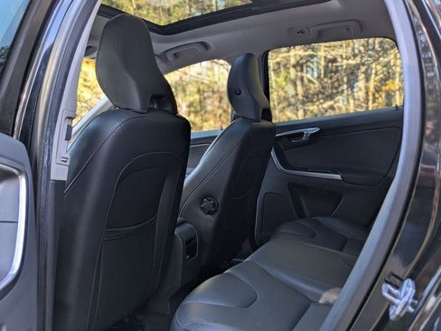 Used 2015 Volvo XC60 T5 Premier image 16