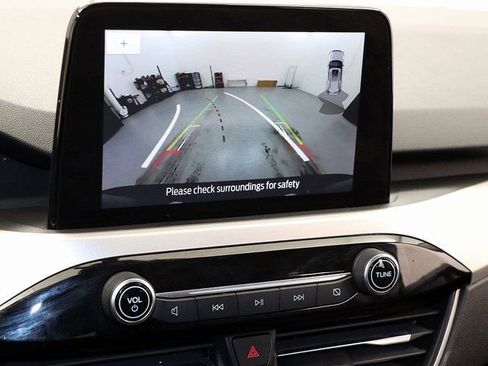 Used 2020 Ford Escape SEL image 18