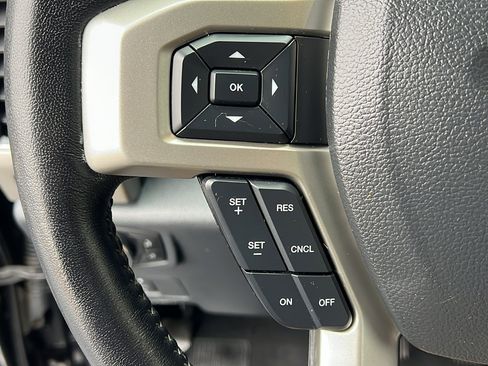 Used 2022 Ford F250 Lariat AWD/4WD image 25