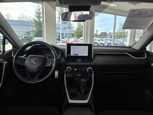 Used 2025 Toyota RAV4 LE image 70