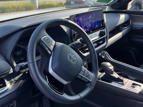 Used 2026 Toyota Grand Highlander AWD Hybrid image 6