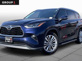 Used 2023 Toyota Highlander Platinum video 1
