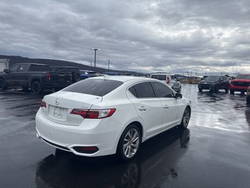 Used 2018 Acura ILX 2.4L image 2