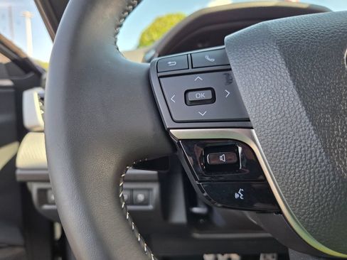 Used 2025 Toyota Camry SE FWD image 23