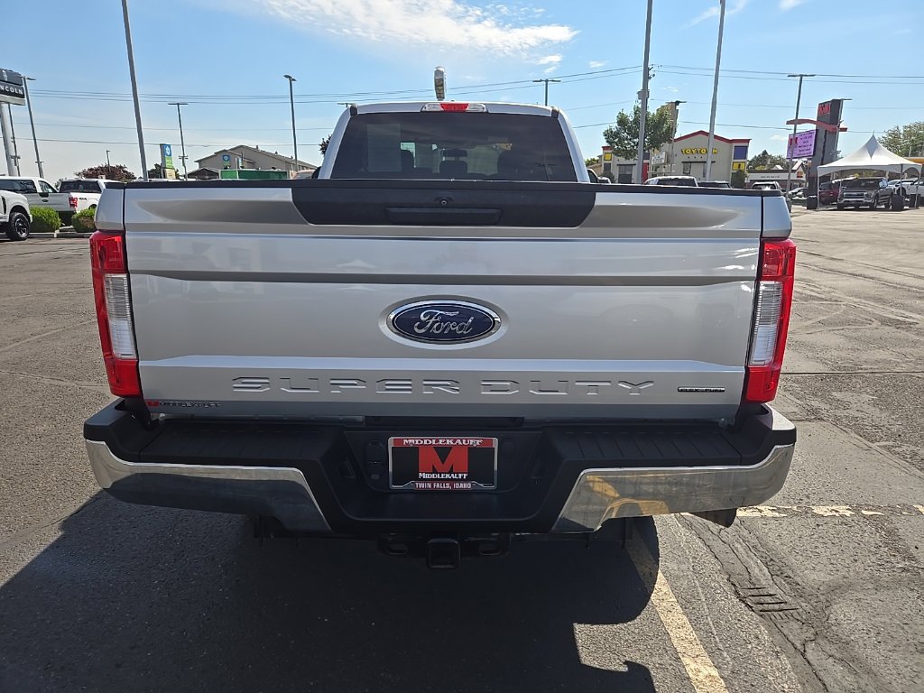 Used 2018 Ford F250 XL w/ Power Equipment Group AWD/4WD image 4