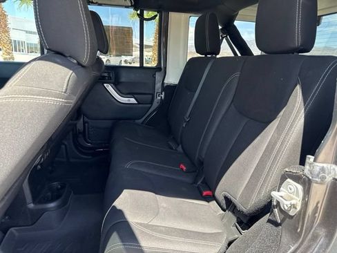 Certified 2017 Jeep Wrangler Unlimited Rubicon w/ Connectivity Group AWD/4WD image 8