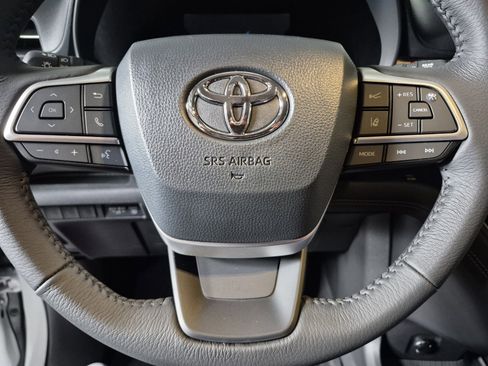 New 2026 Toyota Sienna XLE image 24