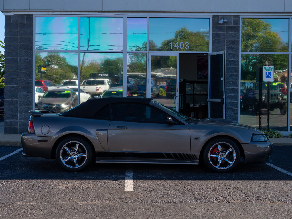 Used 2002 Ford Mustang GT RWD image 2