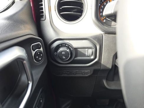 Used 2024 Jeep Gladiator Sport image 18