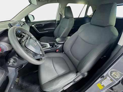 Used 2020 Toyota RAV4 LE image 12