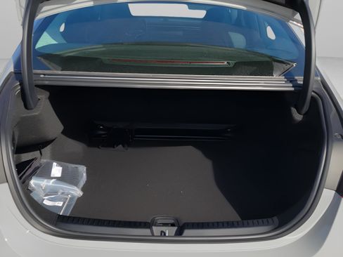 New 2026 Mercedes-Benz E 450 4MATIC Sedan image 10