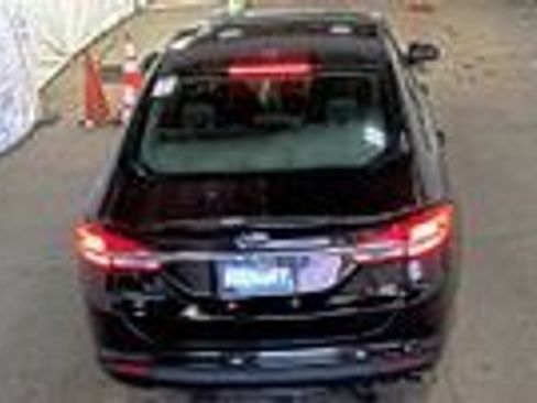 Used 2017 Ford Fusion SE image 6