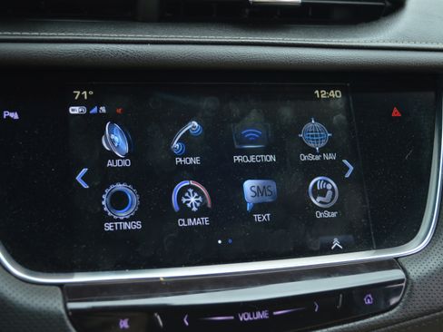 Used 2018 Cadillac XT5 FWD image 16