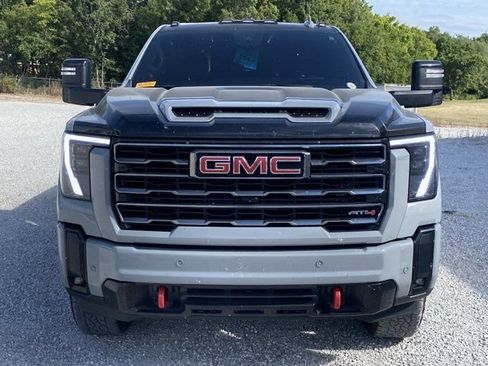 Used 2025 GMC Sierra 2500 AT4 w/ AT4 Premium Plus Package AWD/4WD image 11