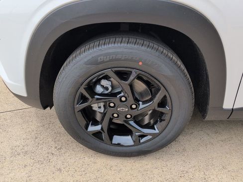 New 2026 Chevrolet Trax LT FWD image 3