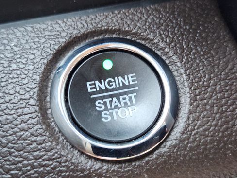 Used 2019 Ford F150 King Ranch w/ Equipment Group 601A Luxury AWD/4WD image 21