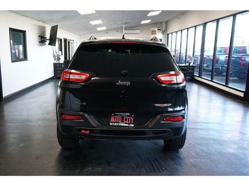 Used 2015 Jeep Cherokee Trailhawk AWD/4WD image 6