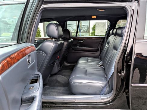 Used 2007 Cadillac DTS image 30