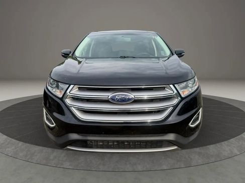 Used 2018 Ford Edge Titanium w/ Equipment Group 301A AWD/4WD image 2