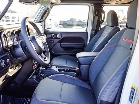 New 2025 Jeep Wrangler Unlimited Rubicon image 22
