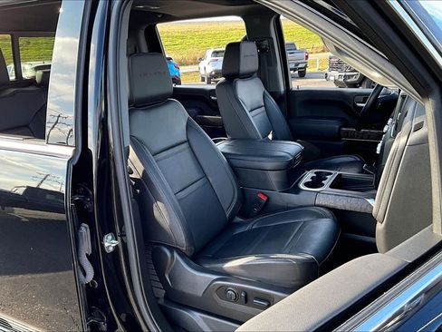 Used 2023 GMC Sierra 3500 Denali w/ Denali Ultimate Package image 7