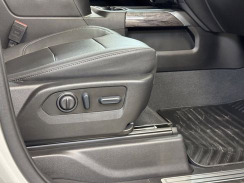 Used 2023 Chevrolet Silverado 2500 LTZ w/ LTZ Convenience Package image 28