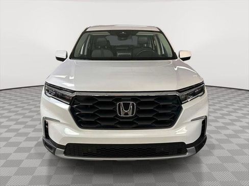 Used 2025 Honda Pilot EX-L image 6