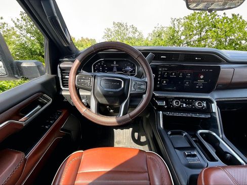 Used 2024 GMC Sierra 2500 Denali Ultimate image 5