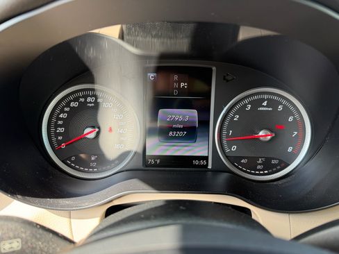 Used 2016 Mercedes-Benz GLC 300 4MATIC image 7