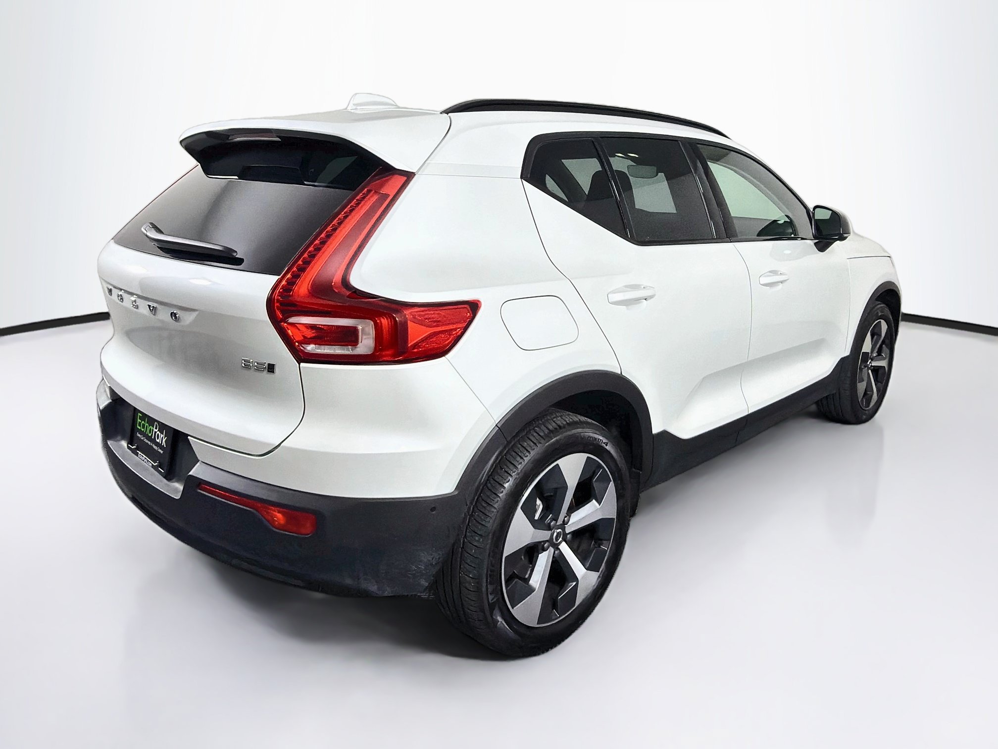 Used 2026 Volvo XC40 B5 Plus AWD/4WD image 9