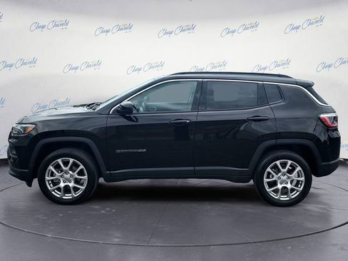 Used 2022 Jeep Compass Latitude AWD/4WD image 2