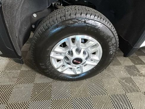 Used 2024 GMC Sierra 2500 Pro AWD/4WD image 9
