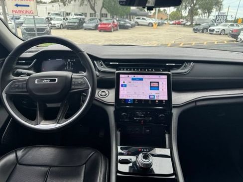 Used 2023 Jeep Grand Cherokee L Limited w/ Luxury Tech Group II AWD/4WD image 9