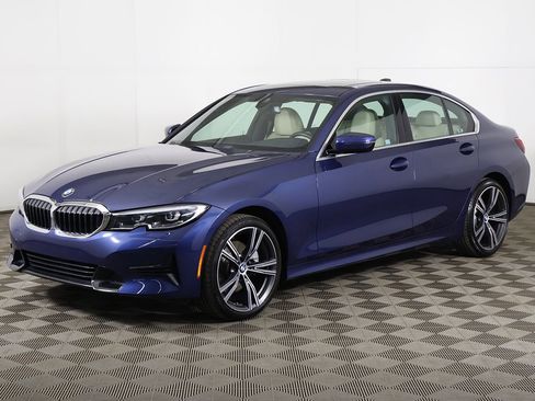 Used 2022 BMW 330i xDrive Sedan w/ Premium Package 2 AWD/4WD image 10