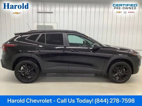 Used 2025 Chevrolet Trax ACTIV FWD image 6