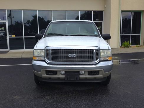 Used 2002 Ford Excursion Limited RWD image 2