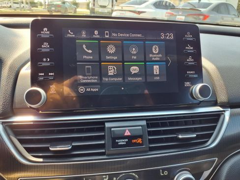 Used 2018 Honda Accord Sport image 19