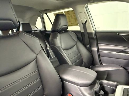 Used 2019 Toyota RAV4 XLE Premium image 49