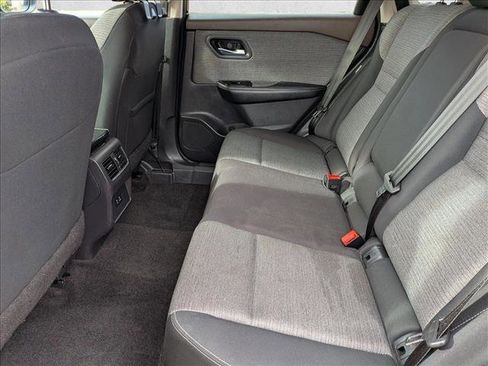 Used 2023 Nissan Rogue SV image 17