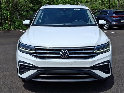 Used 2022 Volkswagen Tiguan SE FWD image 2