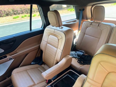 Used 2022 Lincoln Aviator Black Label w/ Dynamic Handling Package image 32