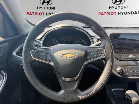 Used 2025 Chevrolet Malibu LT FWD image 12