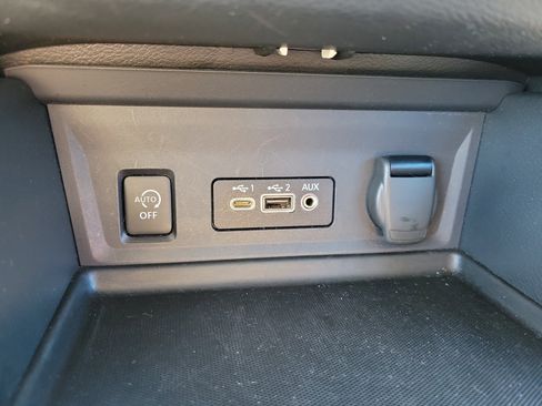 Used 2025 Nissan Sentra SV image 24