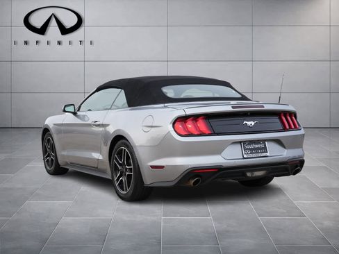 Used 2022 Ford Mustang Premium image 5